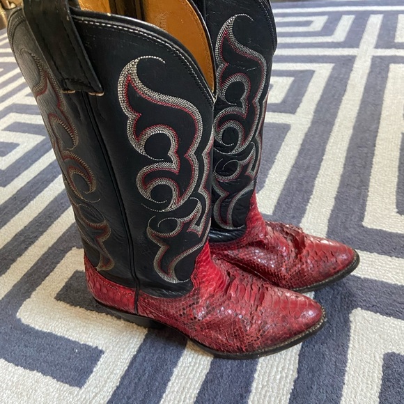 VINTAGE NOCONA RED SNAKESKIN COWBOY BOOTS - Picture 12 of 16